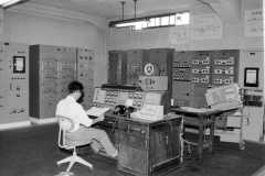 1963.07.18-A2-038-短波送信機制御盤室（木下）