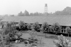1963.07.18-A2-063-中庭・上水道タンク